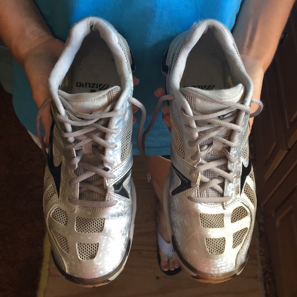 Mizuno wave lightning rx2